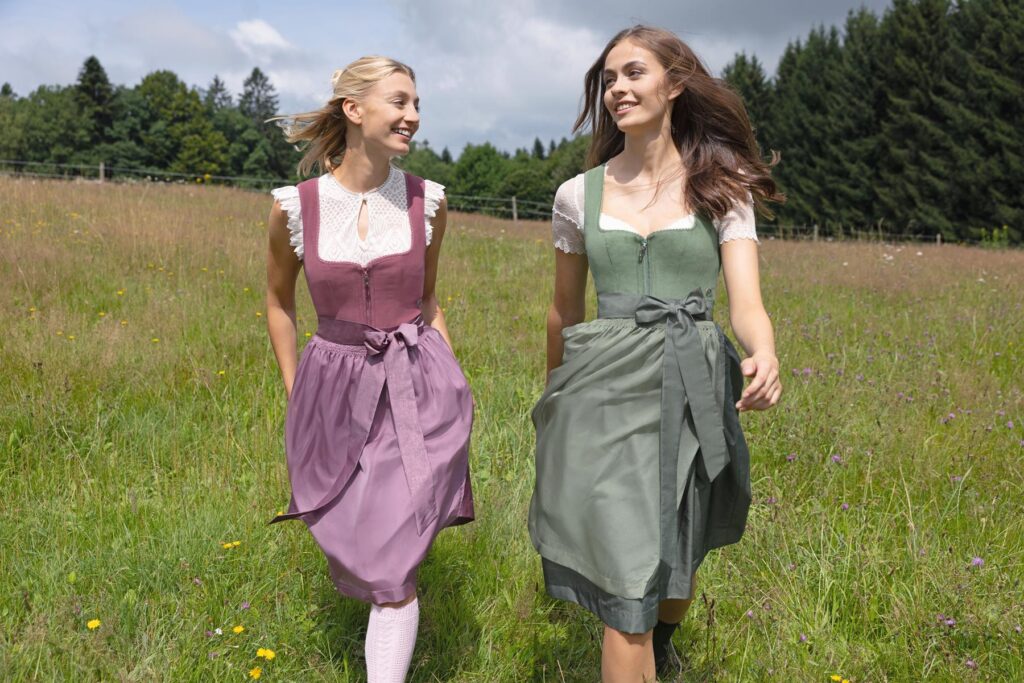 Dirndl Lichtenfels _ Bluse Neudörfl _ Dirndl Lichtenfels _ Bluse Bodenkirchen Bekleidung, Dirndl